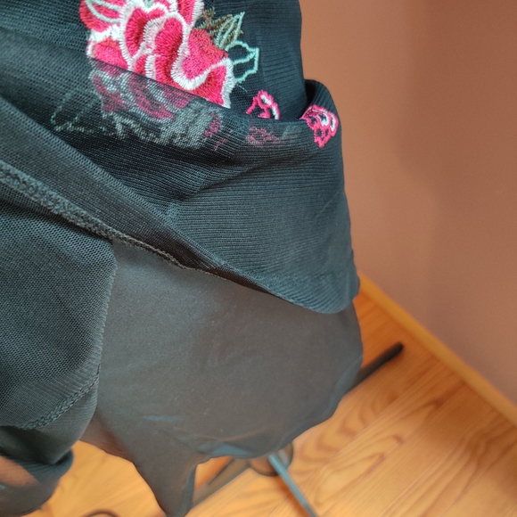 Maternity Black dual-layered blouse - Picture 5 of 6